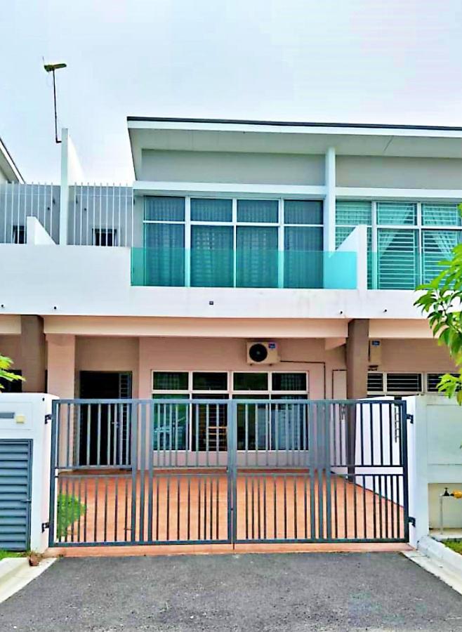 Desaru Cosy Homestay - Near Waterpark, Beach, Rapid -Wifi, Tvbox, Steamboat, Bbq Available 外观 照片